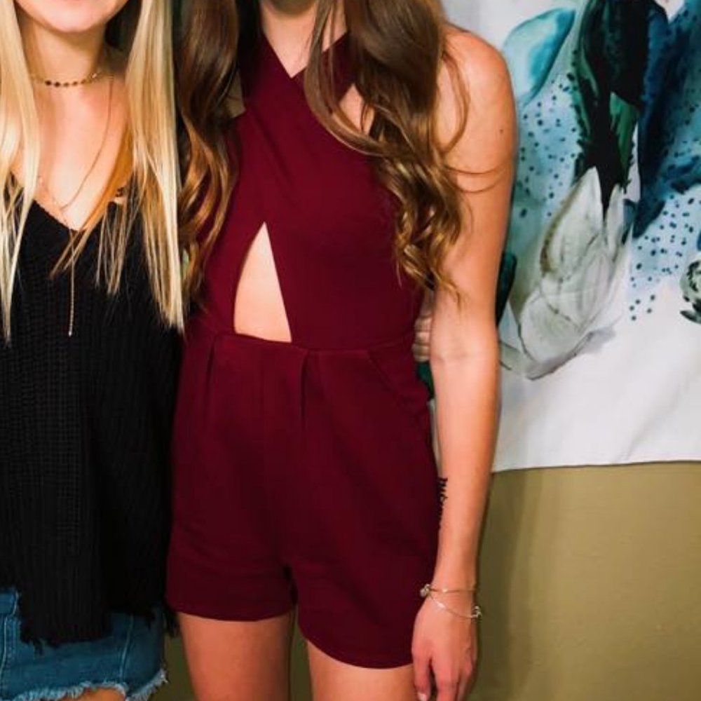 Maroon GB Criss Cross Halter Romper sz XS